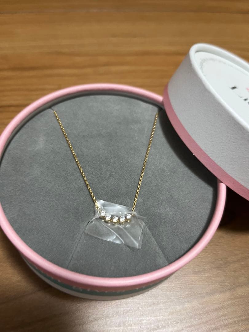 Lierrey カーブネックレス　新品　未使用品