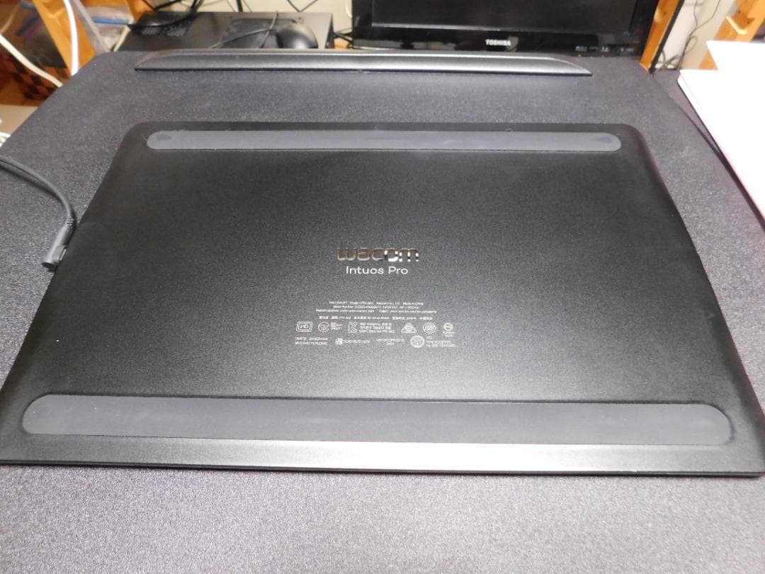 Intuos Pro Medium PTH-660/K0、 Pro Pen 2