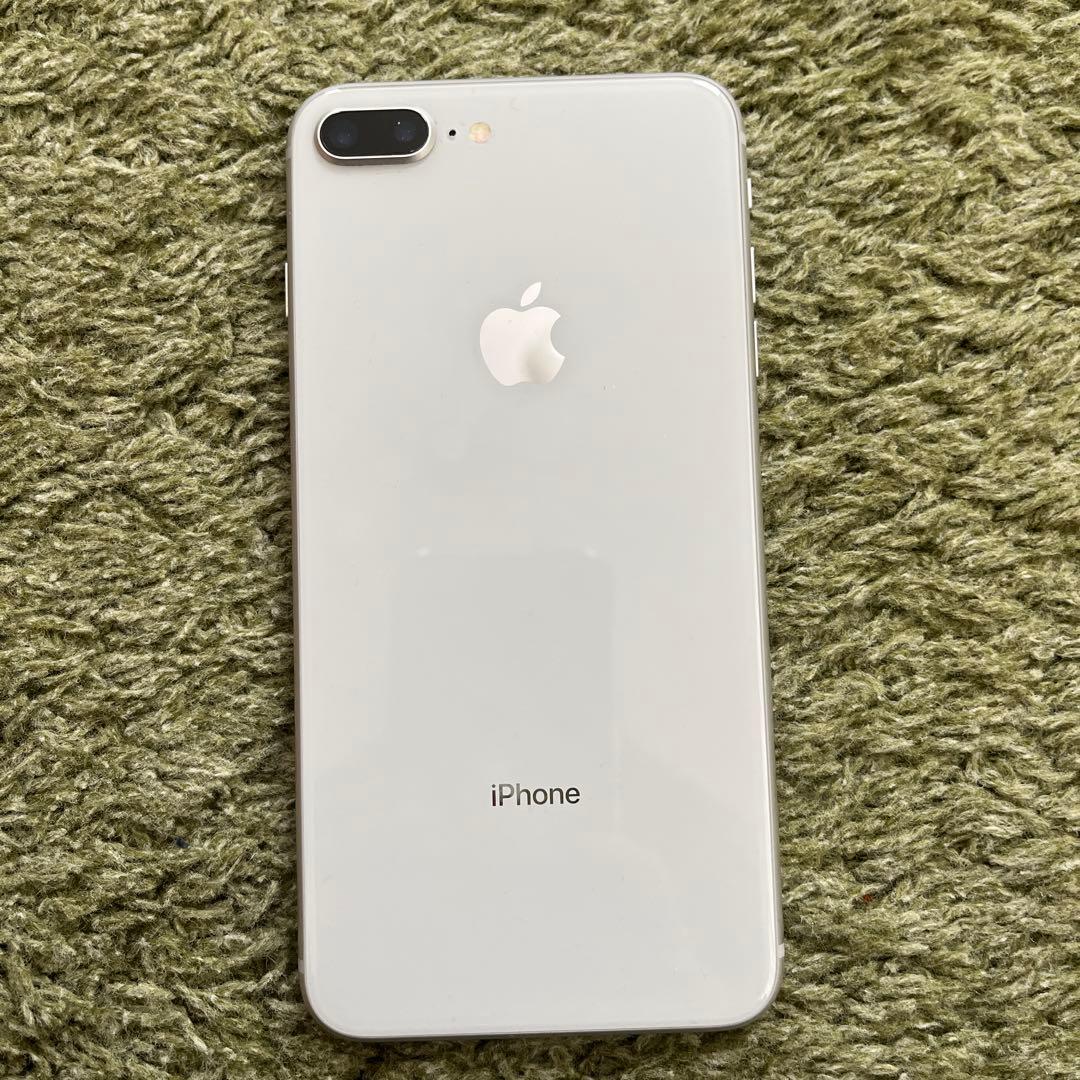 iPhone 8 Plus シルバー