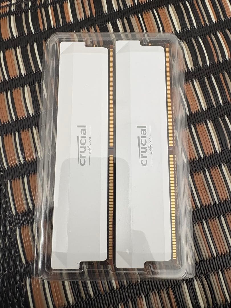 64gb CrucialPRO 32GB×2枚 DDR5-6000