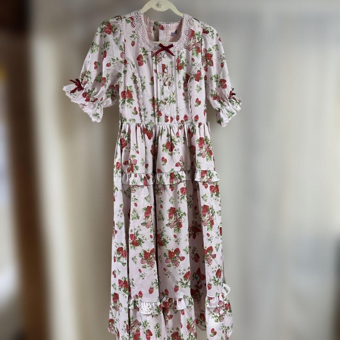 axeskawaii イチゴのワンピース
