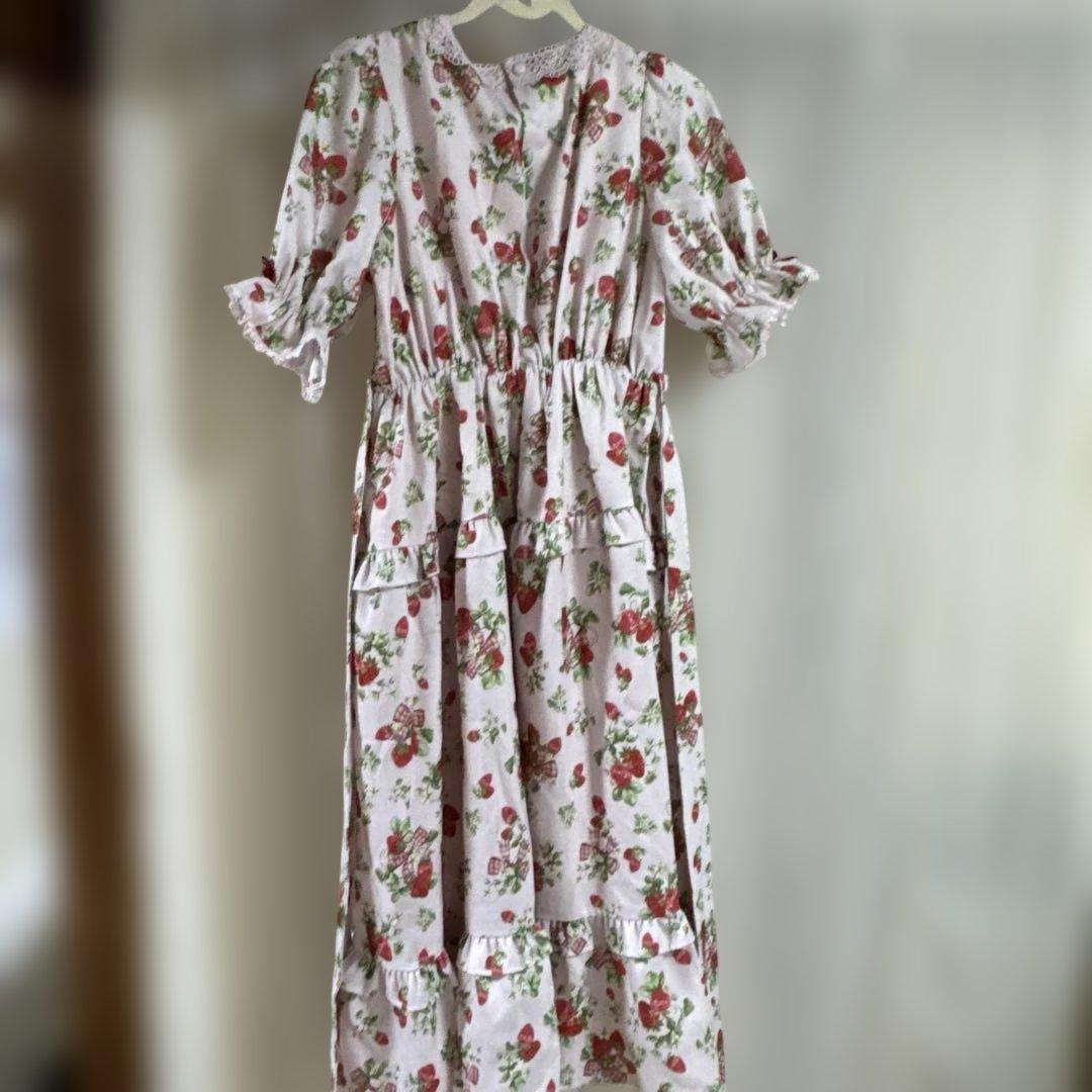 axeskawaii イチゴのワンピース