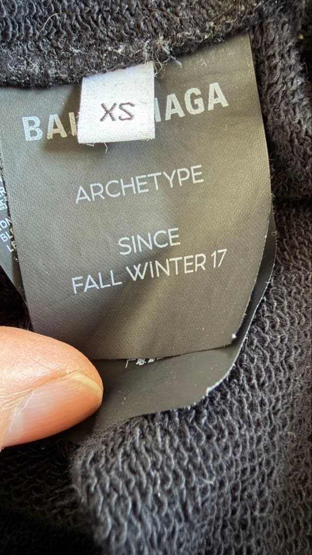 バレンシアガ正規品パーカー