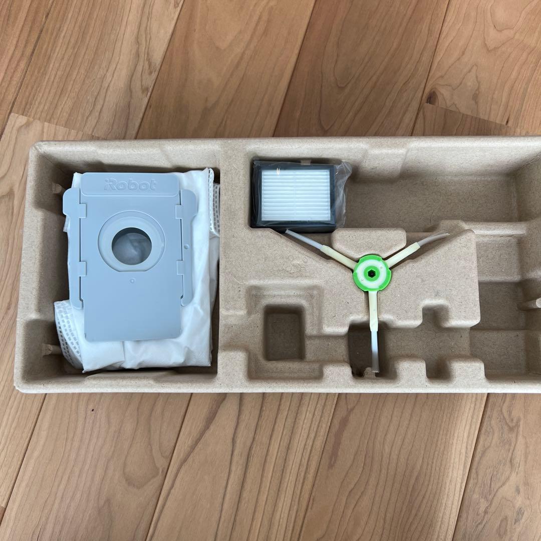 iRobot i7+ ロボット掃除機　ルンバ+自動ゴミ収集機 i755060