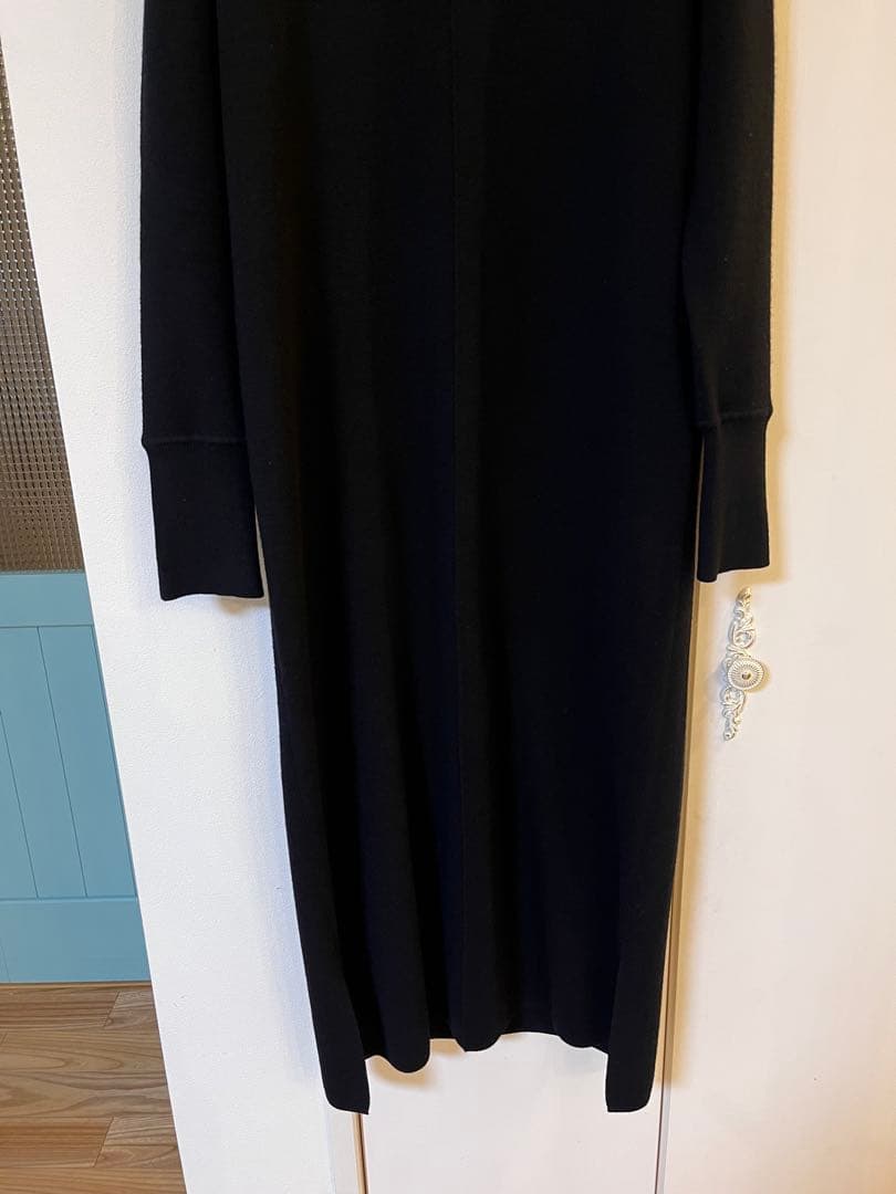 黒 ニットワンピース タートルネック