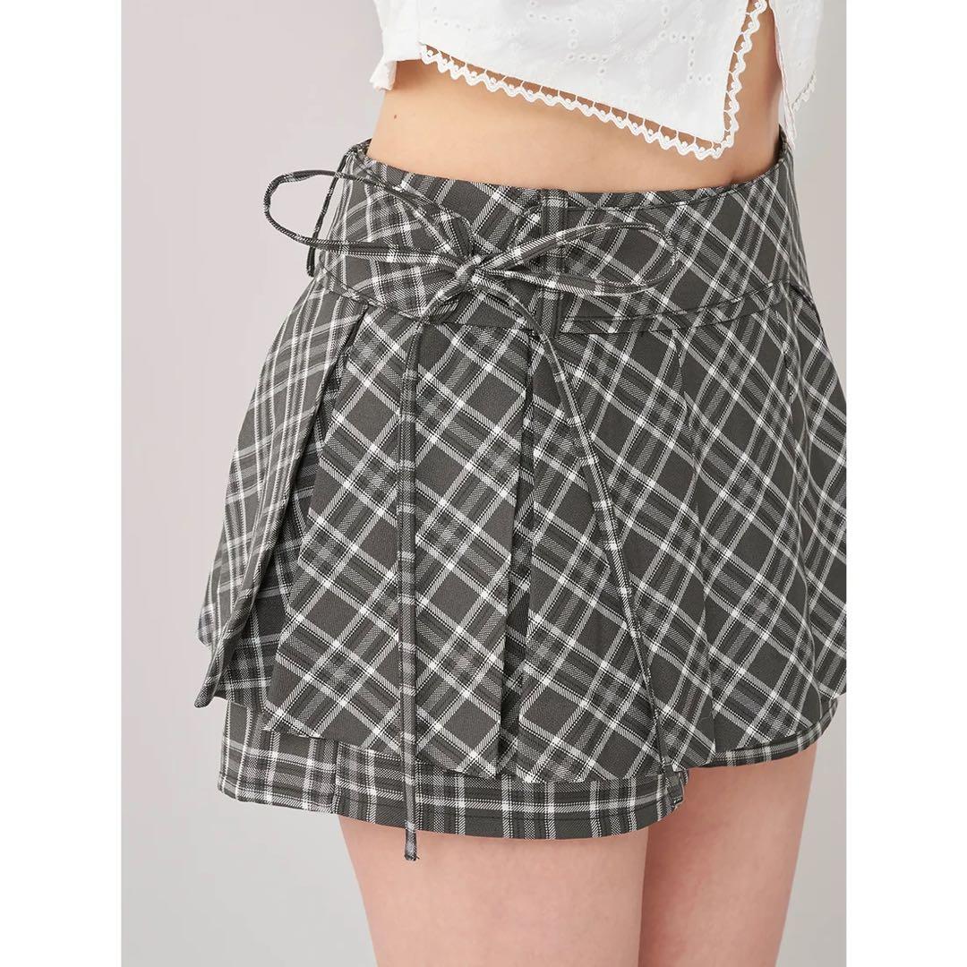 新品タグ付き ダーリッチ チェックスカートライクショートパンツ S グレー