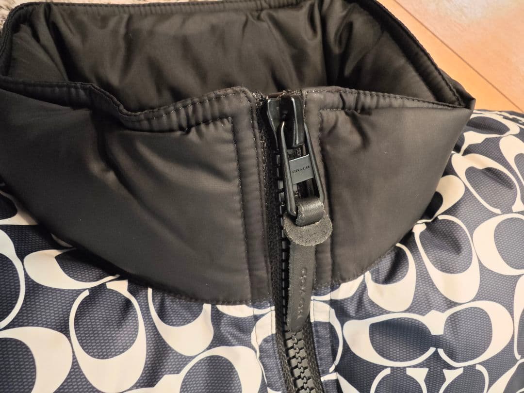 COACH ダウンジャケット ダウンベスト ベスト650フィルパワー 黒/白