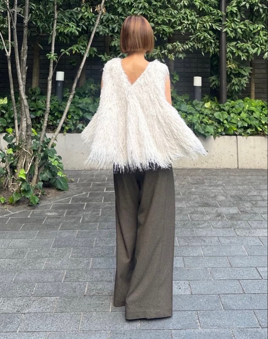 美品 シーニュ cygne Aラインフレアトップス ginie ホワイト