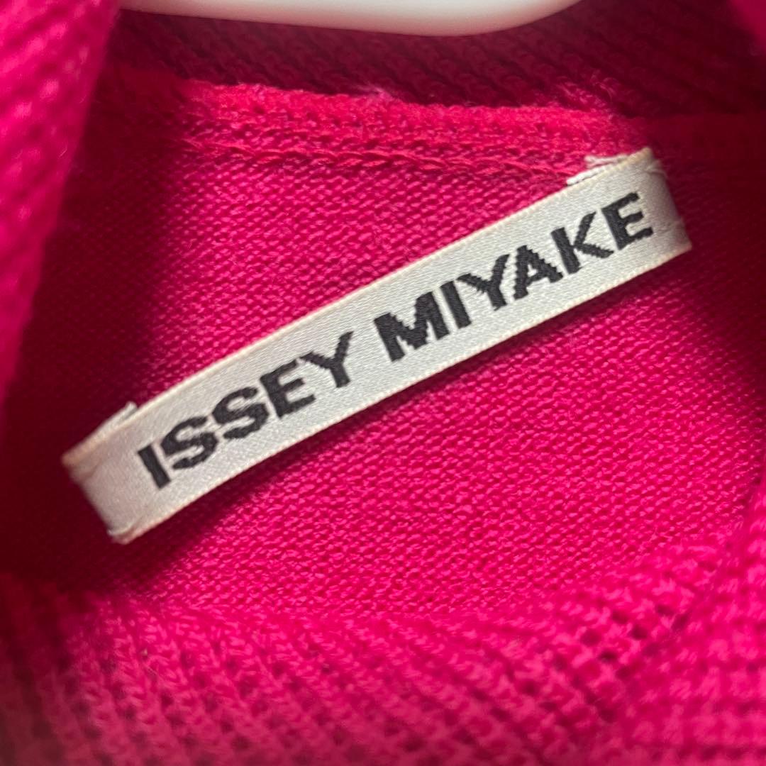 11 ISSEY MIYAKE イッセイミヤケ ピンク タートルネックニット
