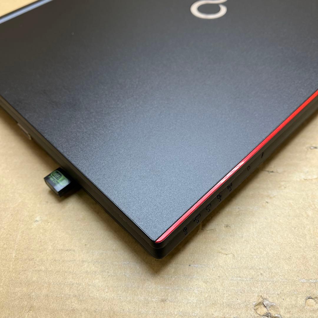 富士通　LIFEBOOK A576/P FMVA16018Z