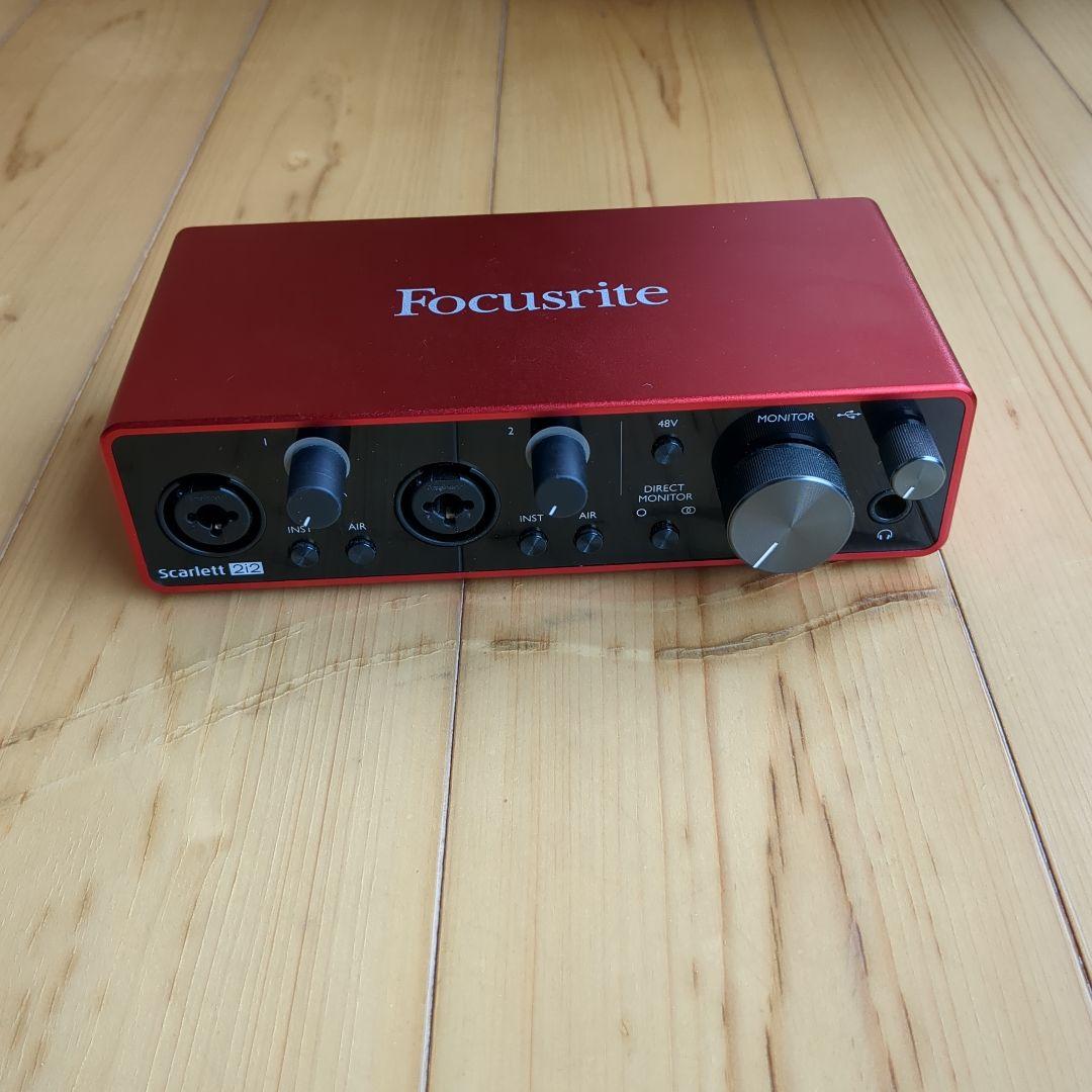 scarlett 2i2 studio　(注)ヘッドホンは、付きません