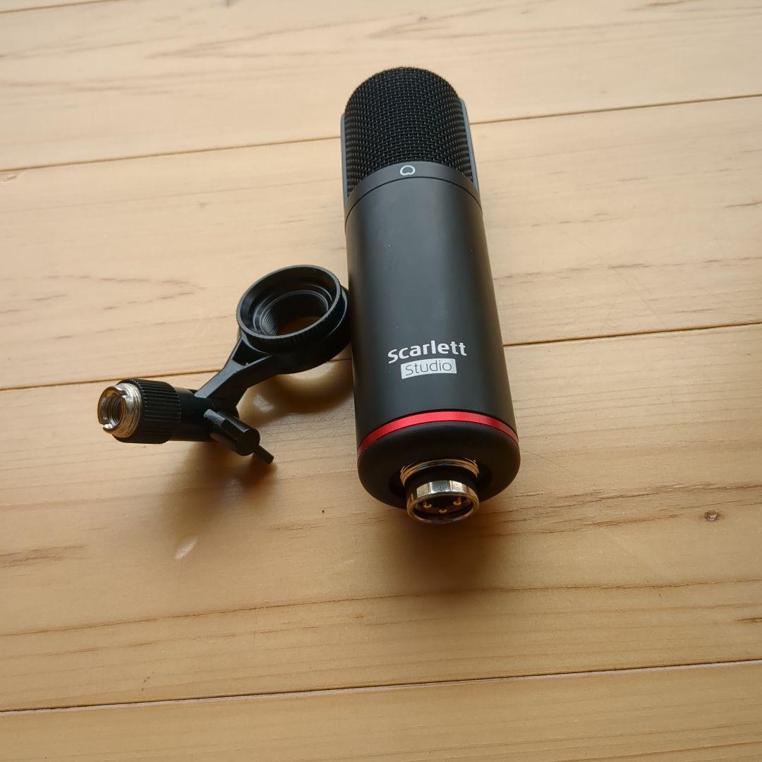 scarlett 2i2 studio　(注)ヘッドホンは、付きません