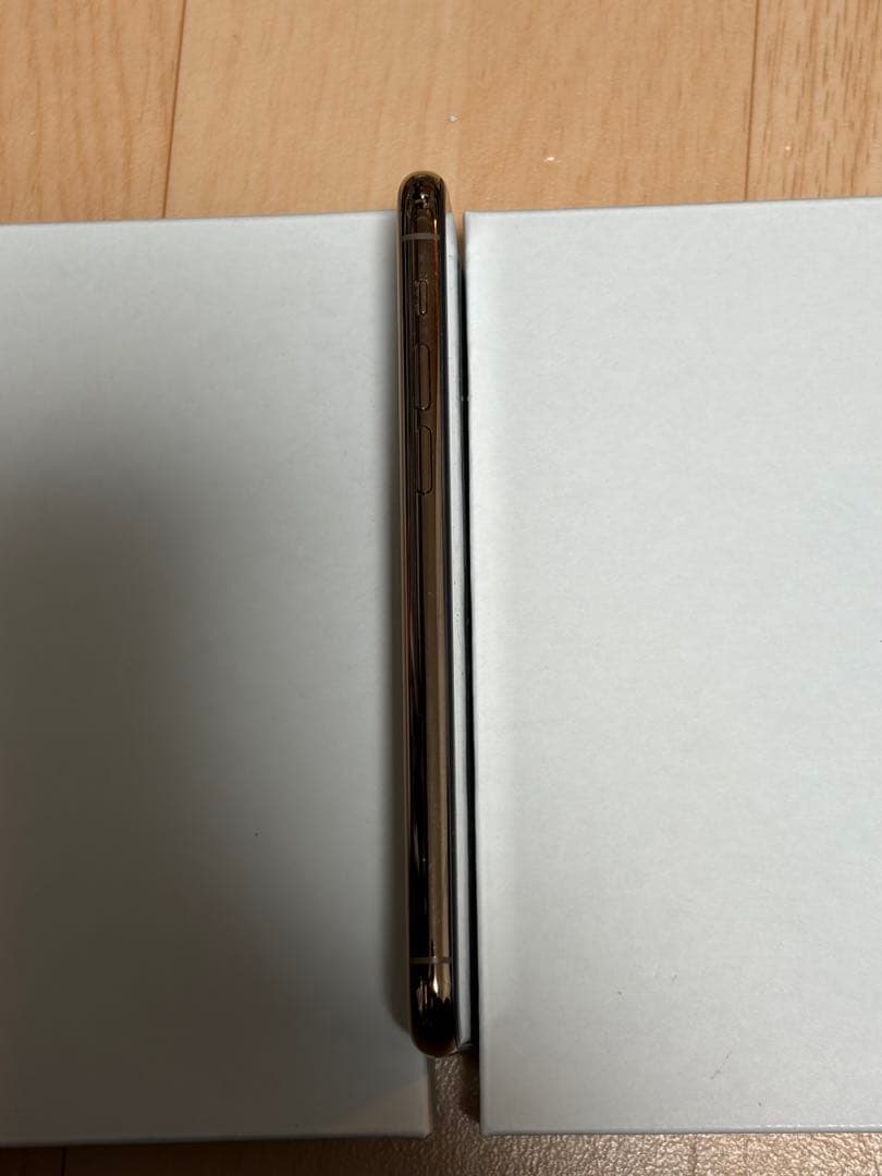 美品　iPhone11 proゴールド 256GB SIMフリー 利用制限○