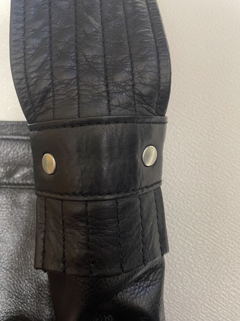 《CCU NEWS PAPER BAG M》 シーシーユーレザーショルダーバッグ