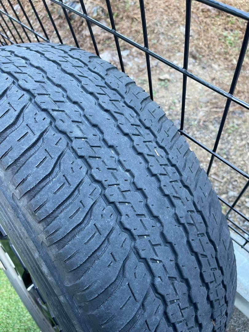 ハイラックス　ブラックラリーエディション　純正ホイールタイヤセット