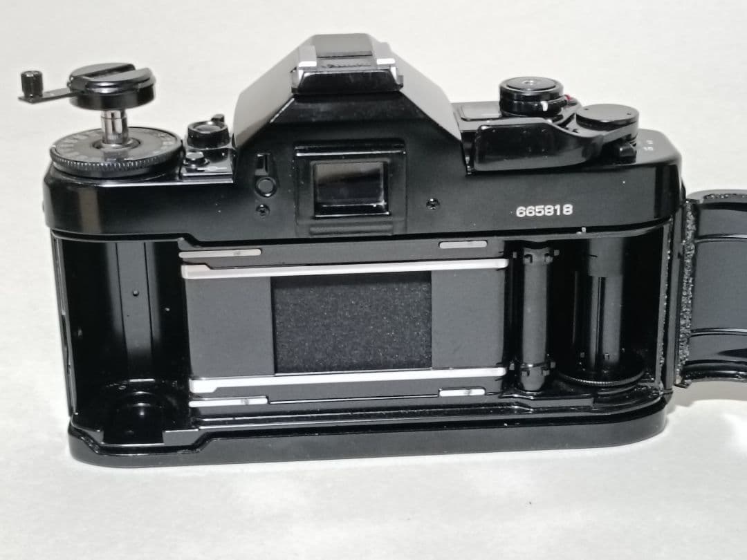 Canon A-1 ブラック 28mm f/2.8レンズ付き