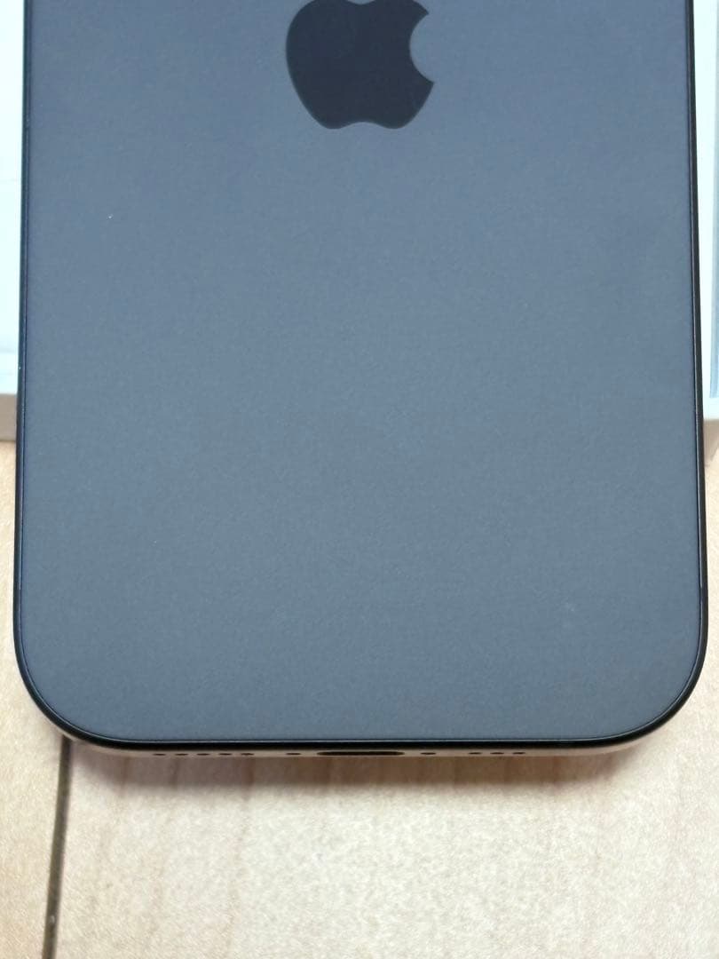 Apple iPhone 15 本体 ブラック　128GB