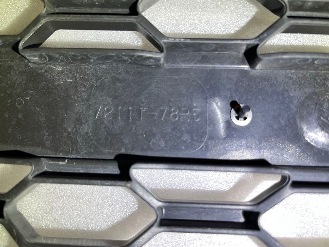 スズキ純正 ジムニー JB64 JB74 純正オプションフロントグリル