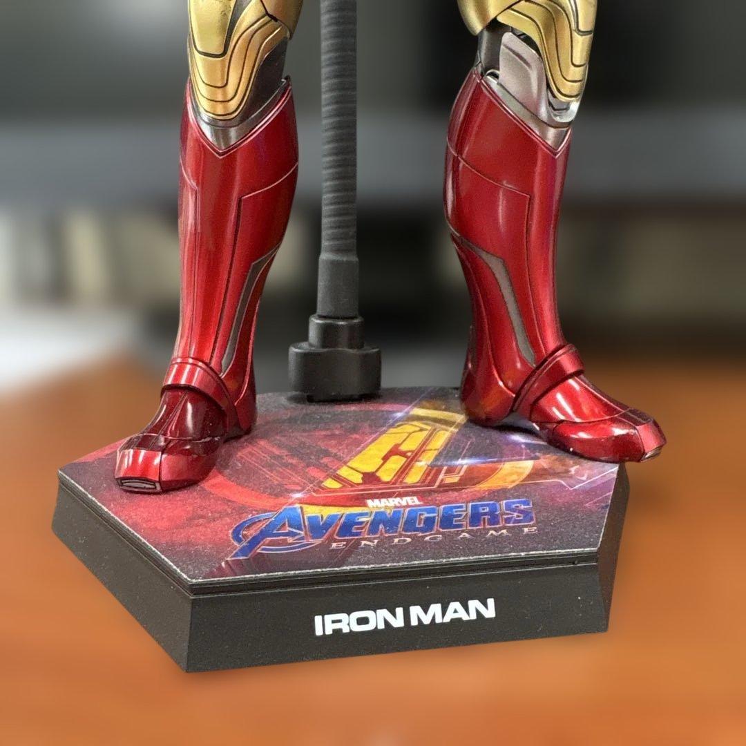 ホットトイズ　アイアンマン　マーク85（素顔はヴァリアントヘッド)