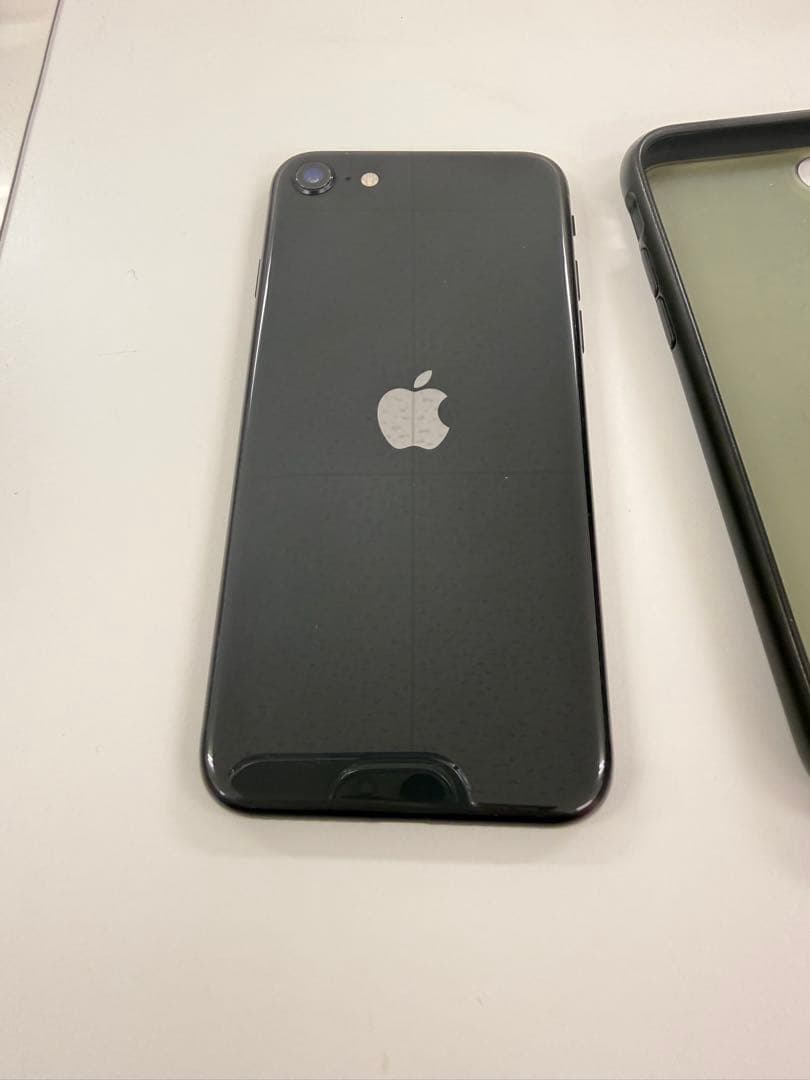 iPhone SE2 64GB au版 美品 動作良好 バッテリー94％