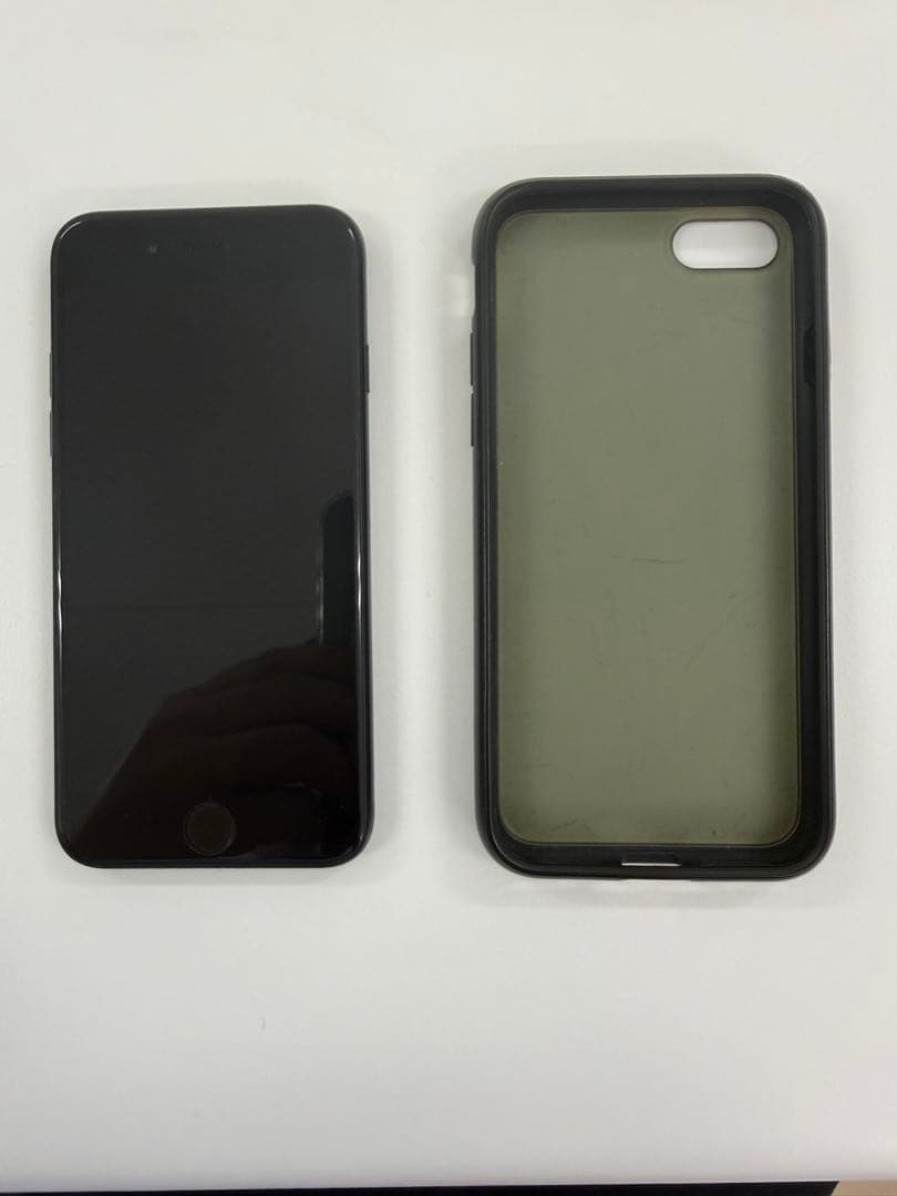 iPhone SE2 64GB au版 美品 動作良好 バッテリー94％