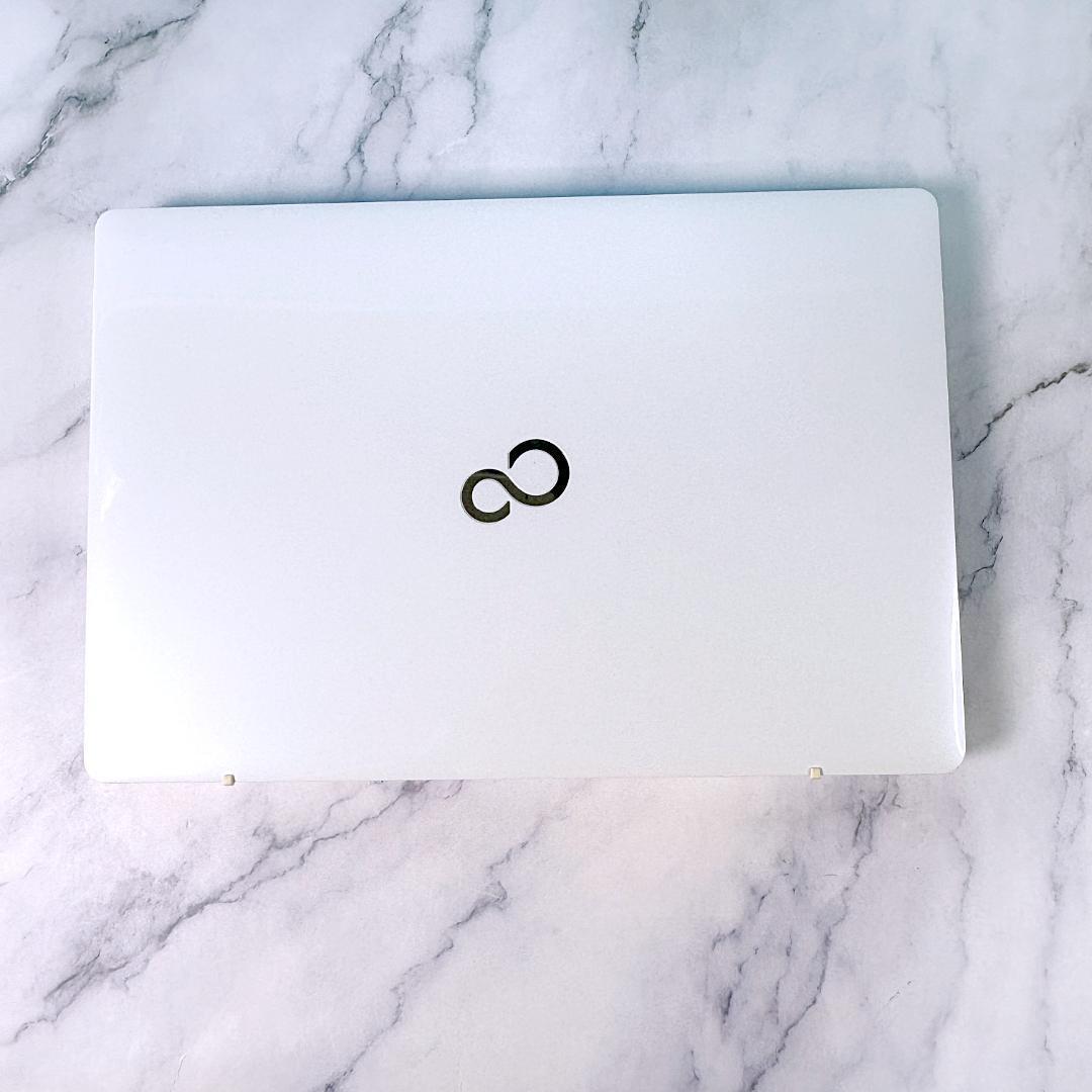 美品！Corei7・16GB・SSD512・Win11・ホワイト ノートパソコン