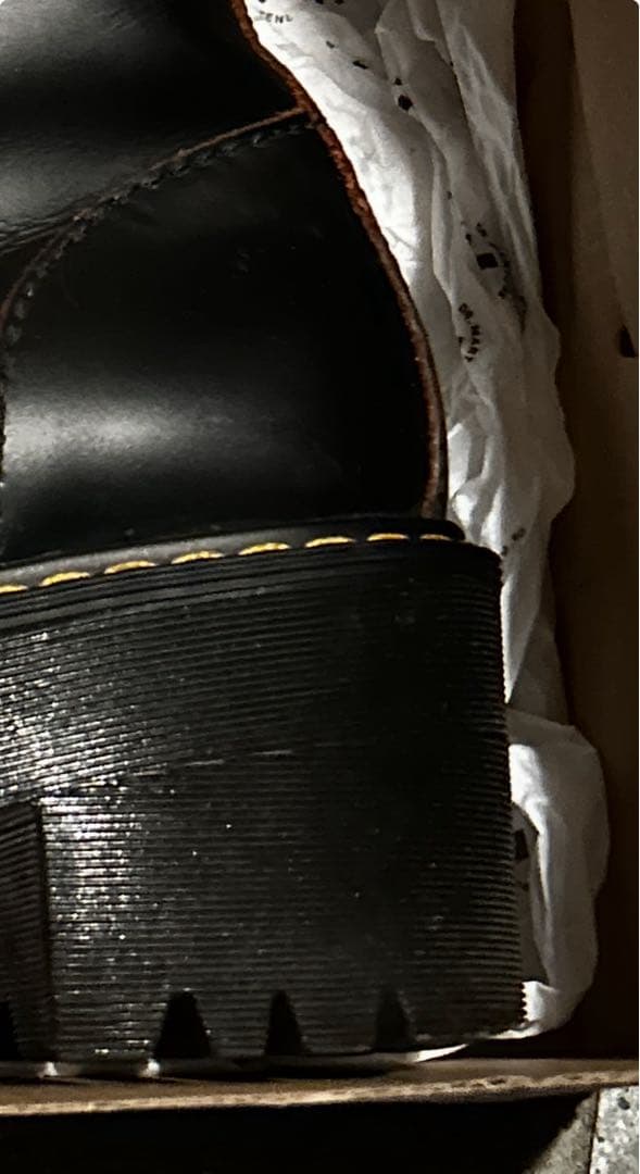 靴 Dr.Martens Leona