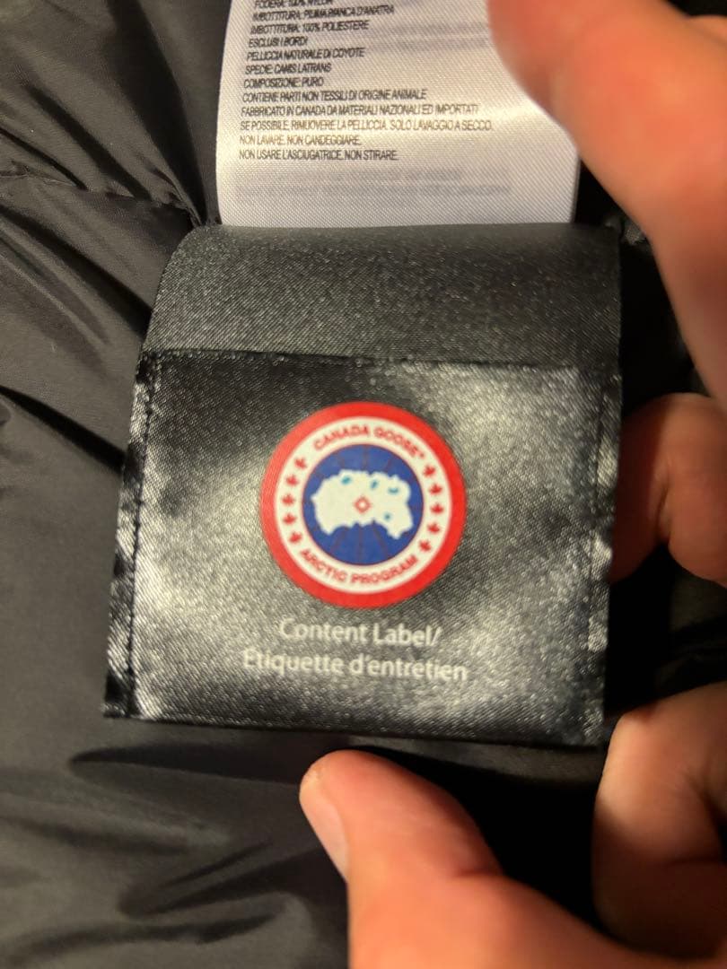 【新品同様　希少色】正規品カナダグースジャスパーオリーブ(ボルケーノ)Ｍサザビー