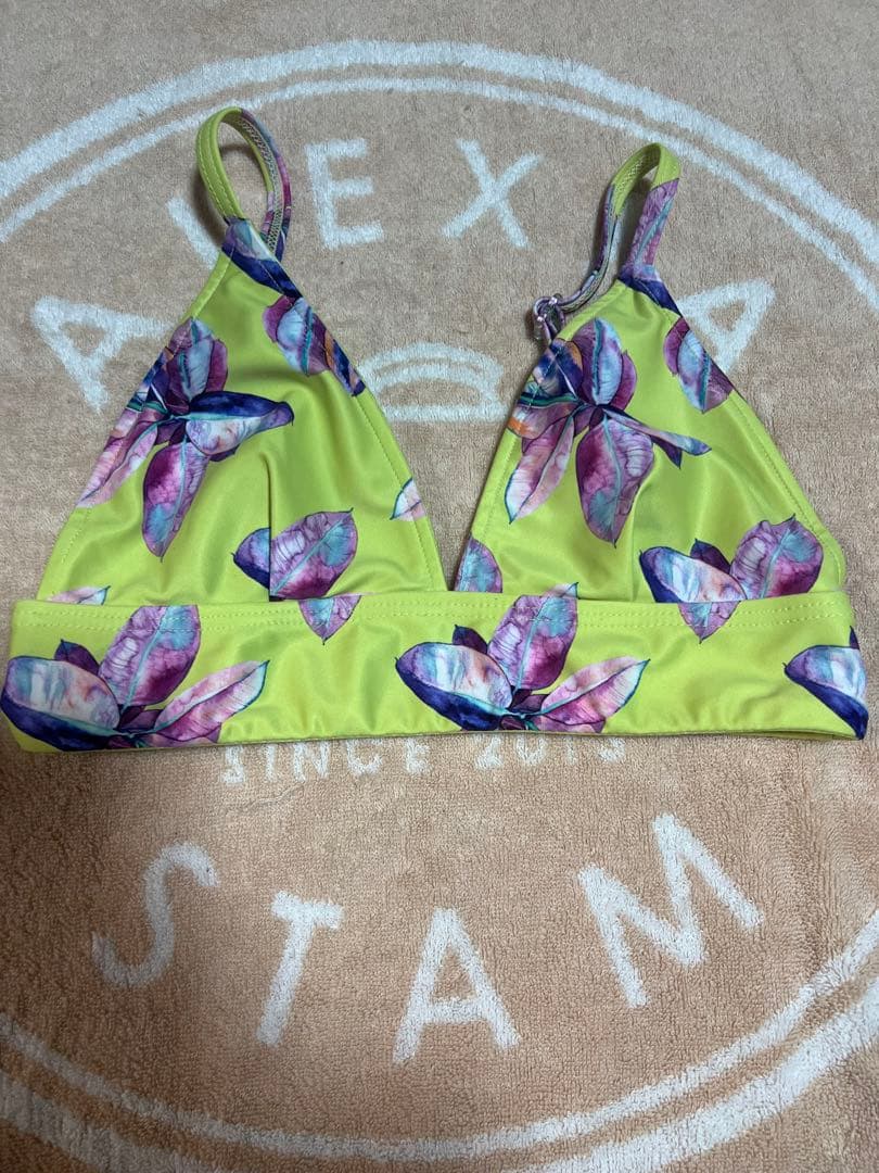 casiaトライアングルビキニ