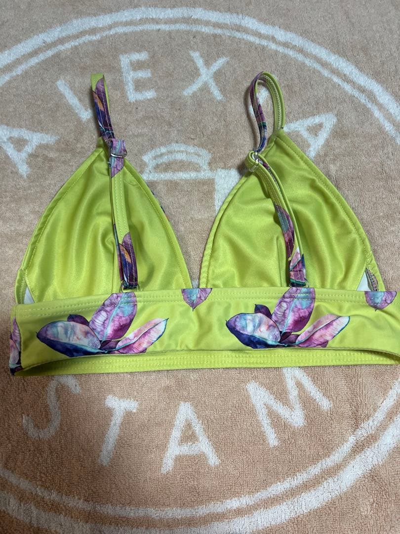 casiaトライアングルビキニ