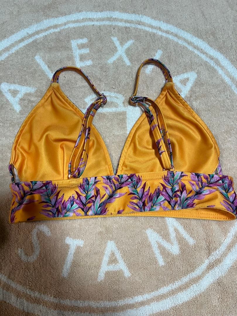 casiaトライアングルビキニ