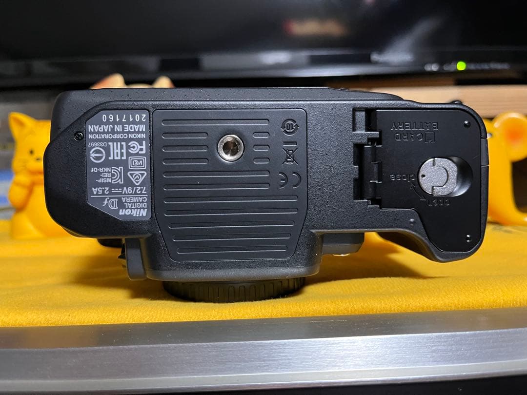Nikon Df デジタル一眼レフカメラ　ショット数4300回前後バッテリー3
