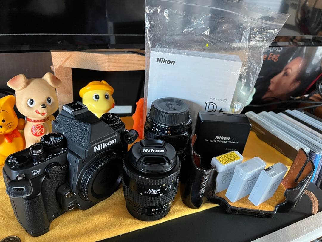 Nikon Df デジタル一眼レフカメラ　ショット数4300回前後バッテリー3