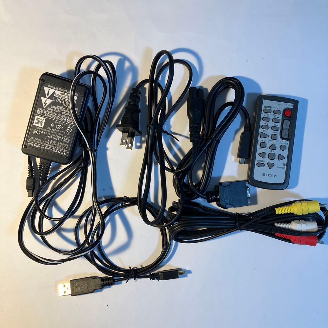 【美品】SONY フルハイビジョンビデオカメラ (ハンディカム) HDR-UX7