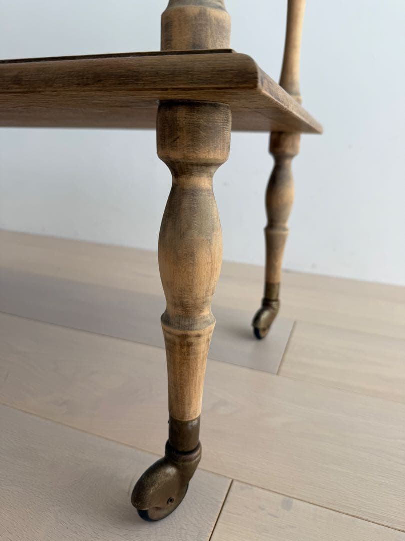 木製アンティーク2段式 キャスター付きワゴン　フランスアンティーク