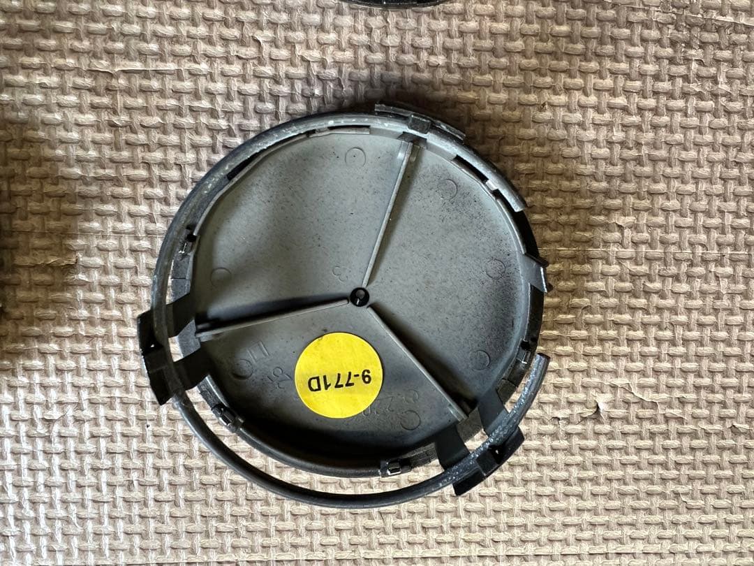 メルセデスベンツ用　純正センターキャップ