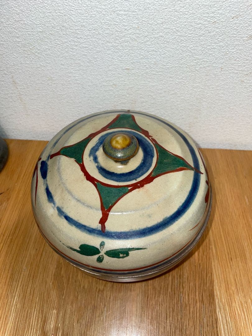 壺屋焼　やちむん　赤絵　タラフー　蓋物　浜田庄司　金城次郎　民藝