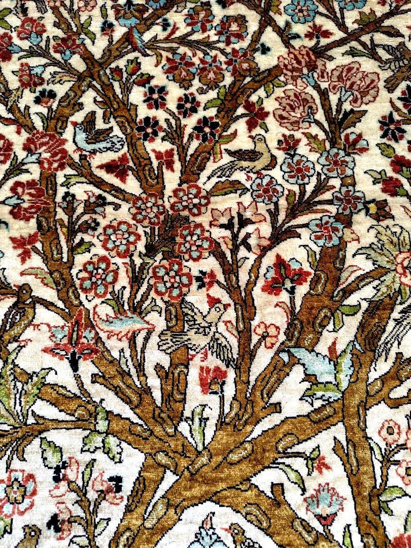 【動物達の楽園】手織りシルクペルシャ絨毯　鳥獣双樹　未使用極上品