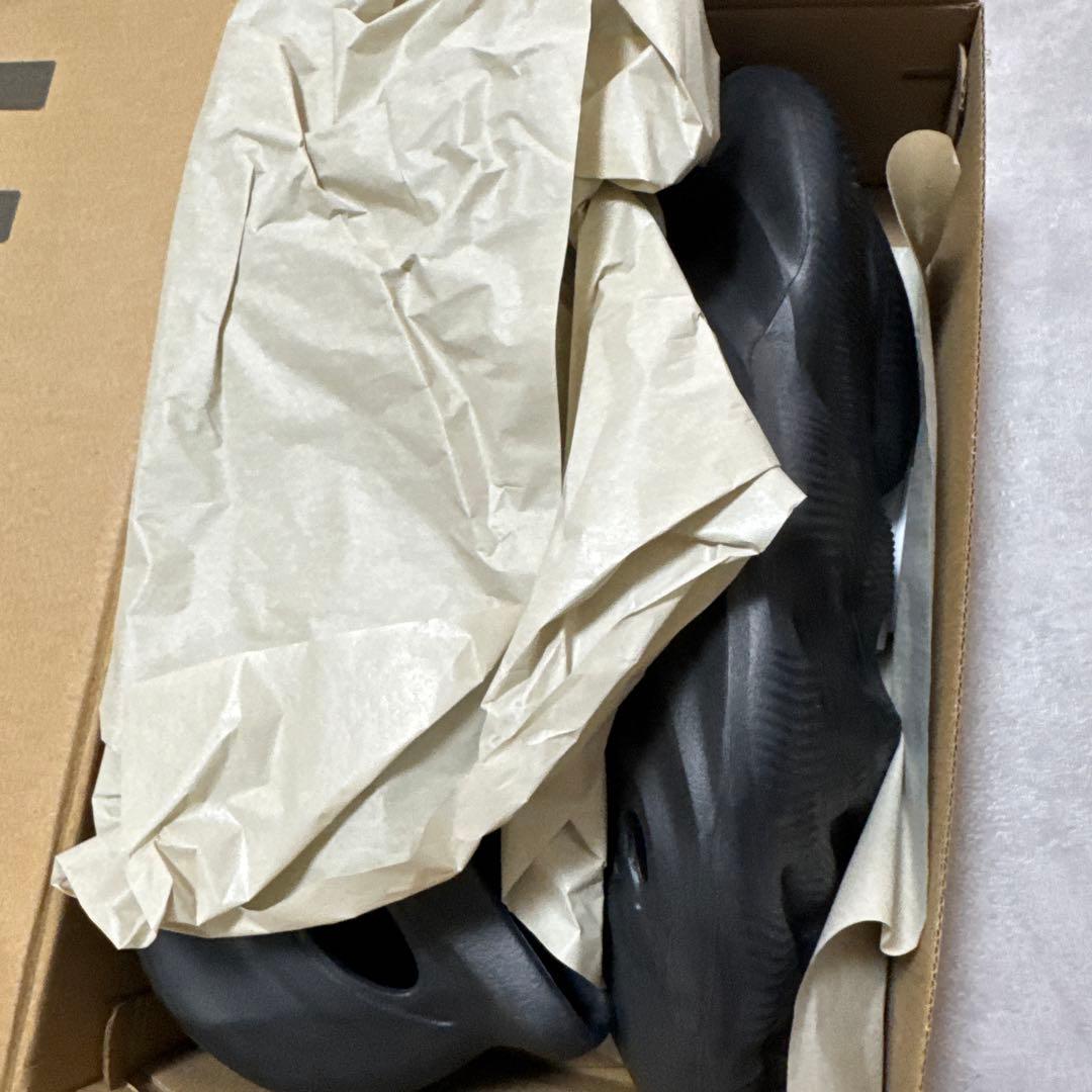 靴 adidas YEEZY Foam Runner onyx 27.5