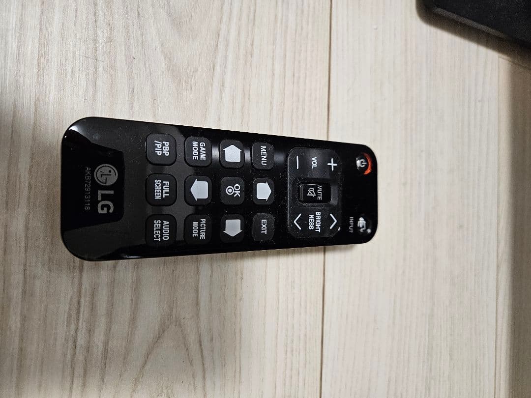 LG 43UN700-B モニター