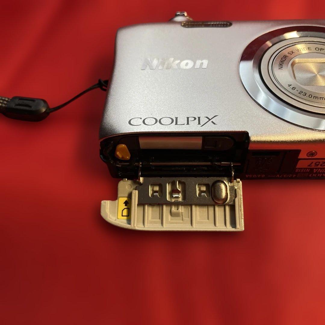 ニコン　COOLPIX A100