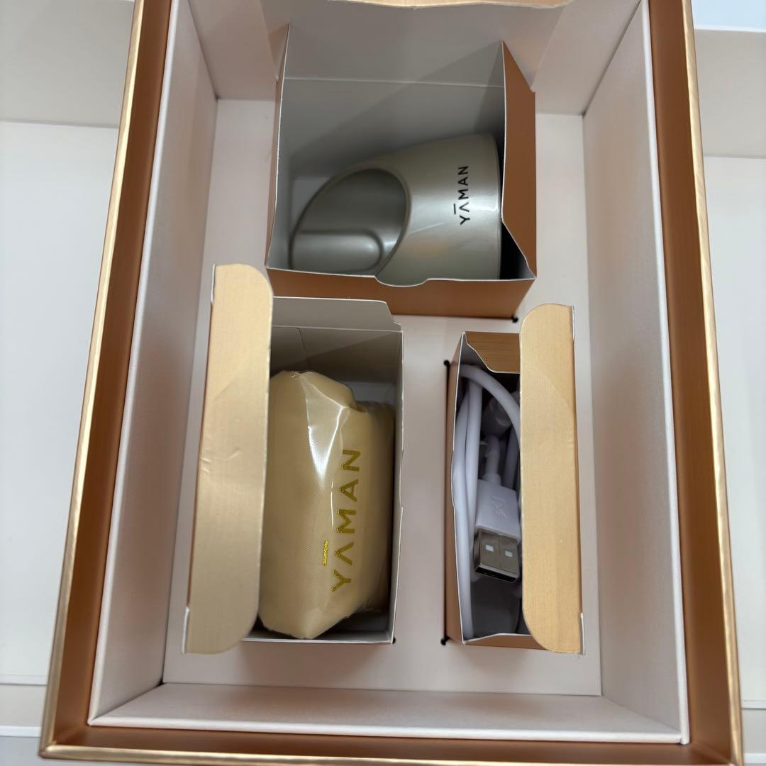 YAMAN 美顔器 多機能　フォトプラス　シャイニーネオ