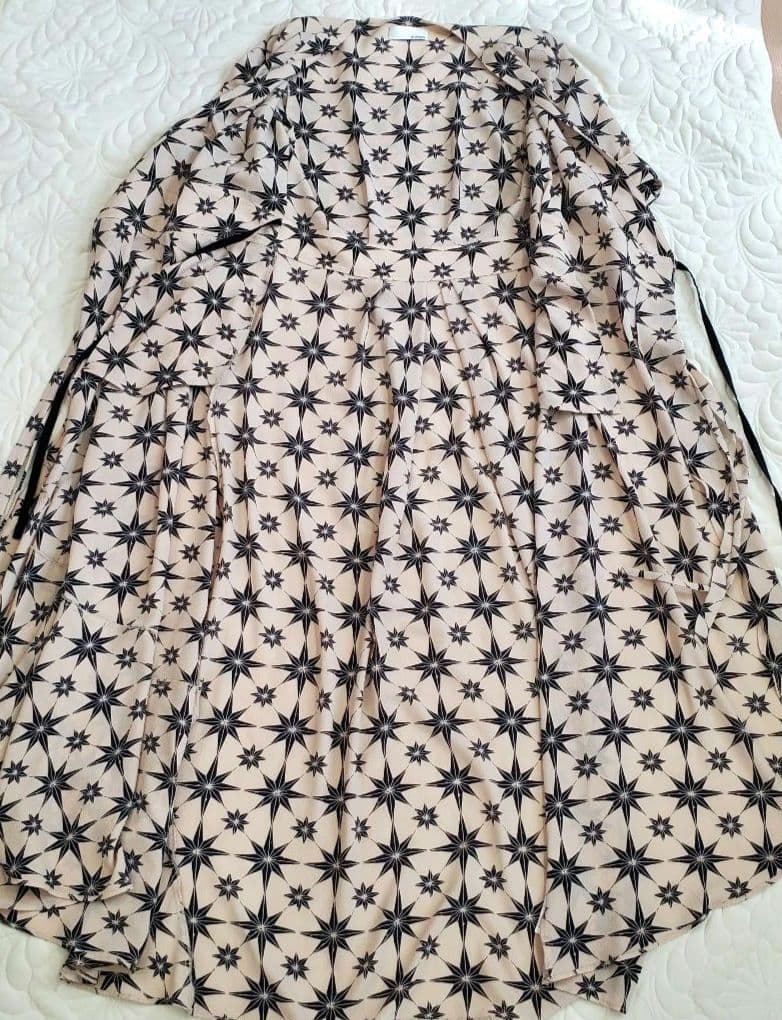 売約済み✨️専用　スタイリング／ケイシラハタ　八芒星柄カシュクールワンピース