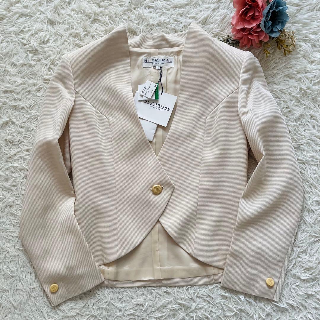 新品タグ✨ジバンシーLロゴ刻印ボタン ノーカラージャケット　ベージュ定価6.9万
