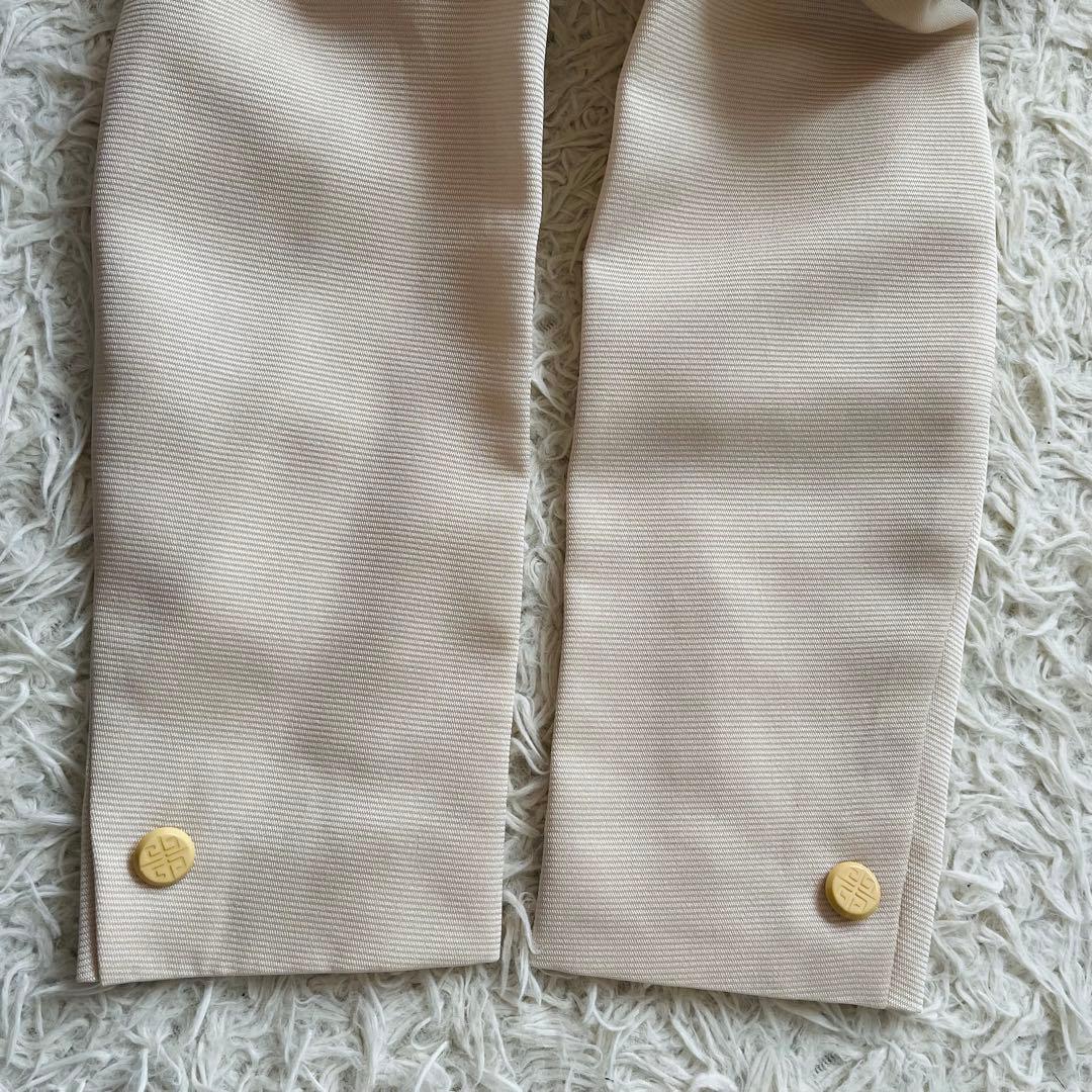 新品タグ✨ジバンシーLロゴ刻印ボタン ノーカラージャケット　ベージュ定価6.9万