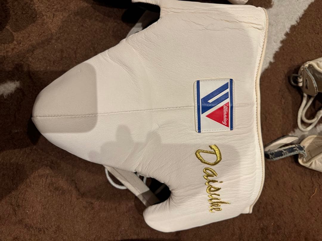 ピンクの猫　winning ウイニング　ファールカップホワイト