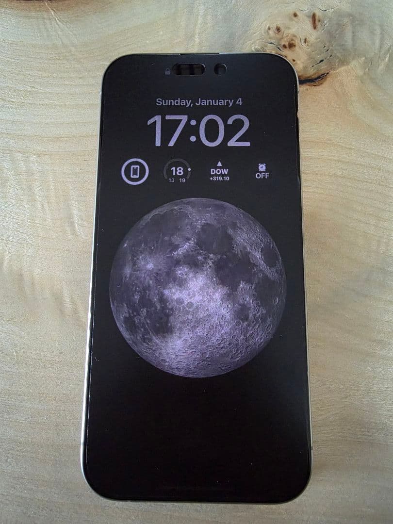 Apple iPhone 15 Pro 本体　256gb ナチュラルチタニウム