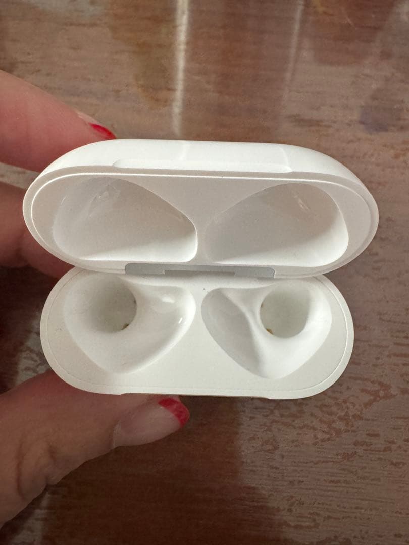 美品⭐︎Apple AirPods 4