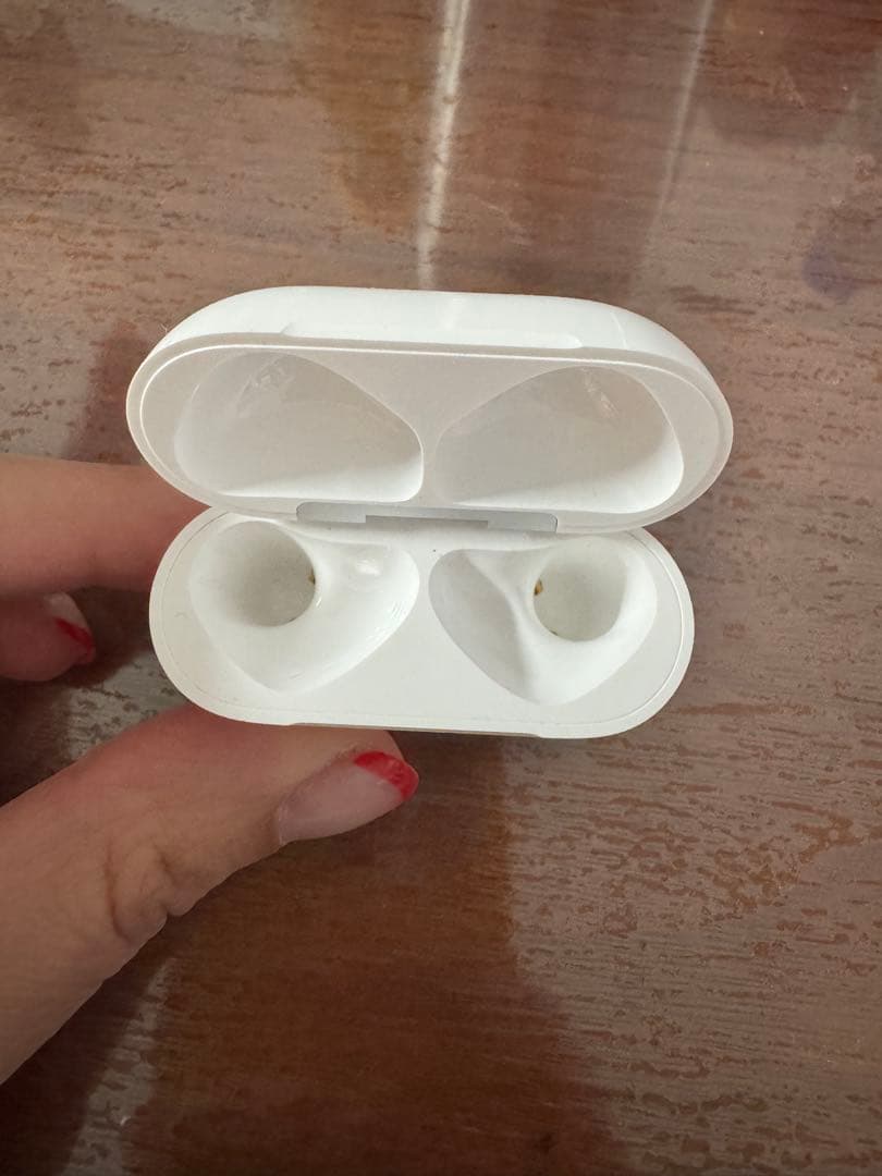 美品⭐︎Apple AirPods 4