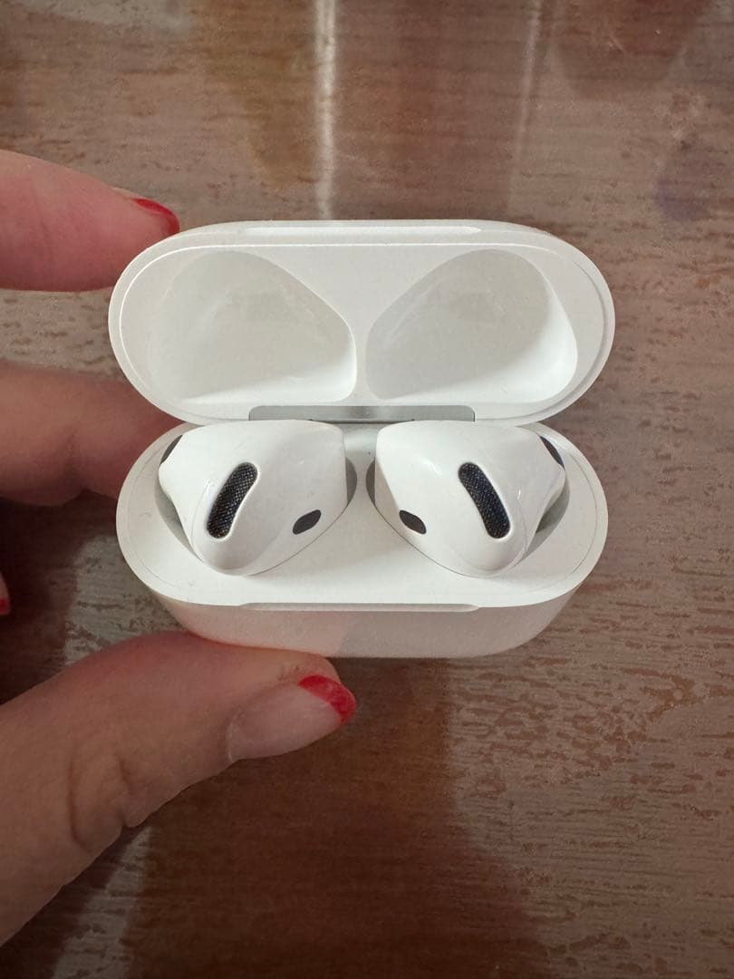 美品⭐︎Apple AirPods 4